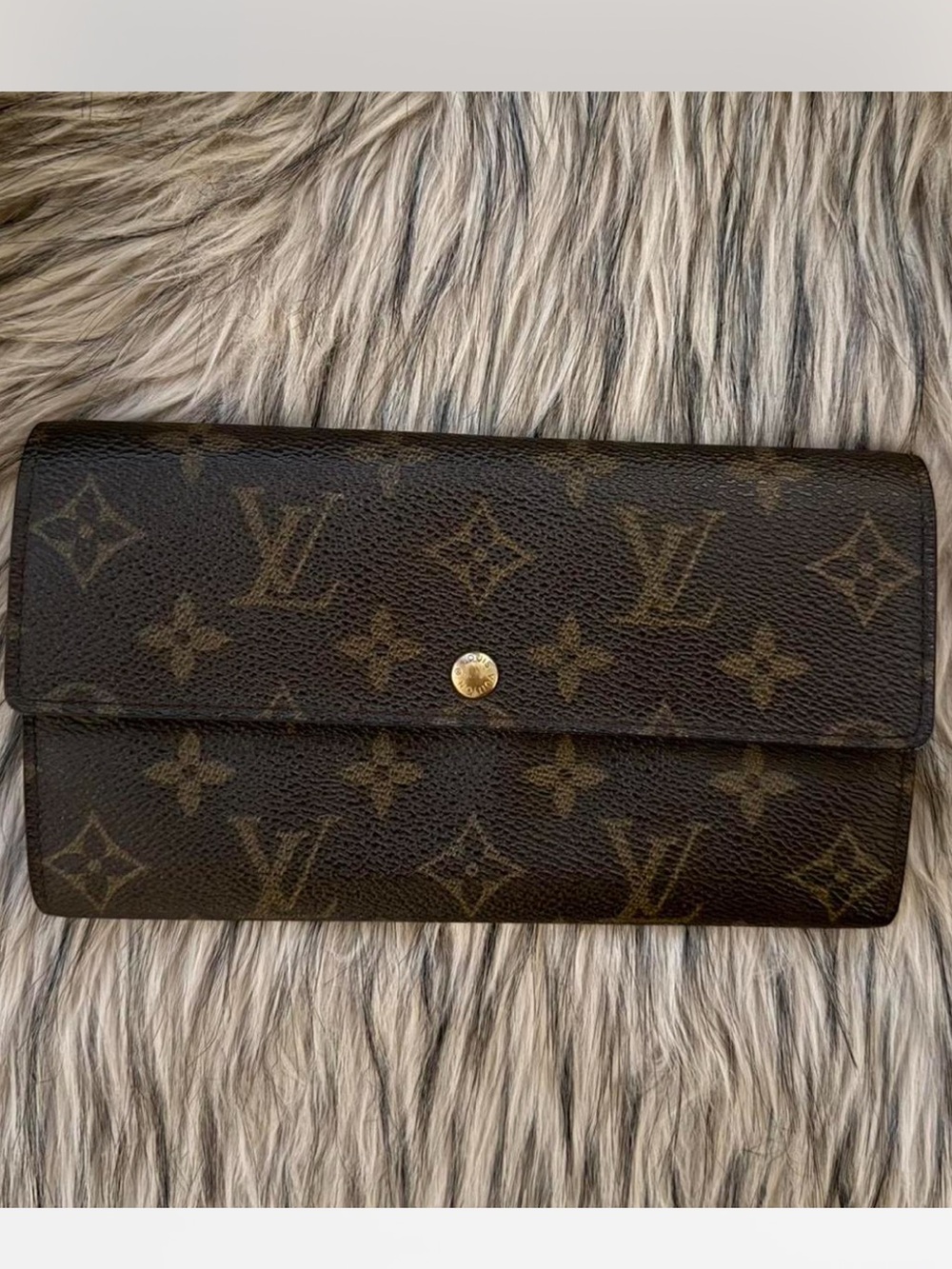 🤎Vintage Louis Vuitton Monogram Sarah Wallet🤎